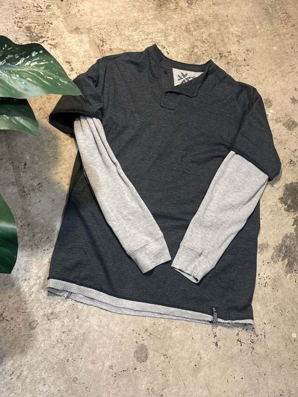 Modern Culture Mens Gray Long Sleeve Henley Shirt Size L